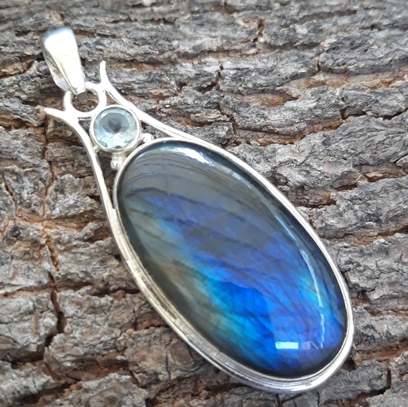 Stunning Labradorite Spectrolite Silver Pendant - Picture 8 of 11